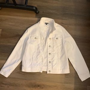 Buffalo Medium size white denim jacket with silver button